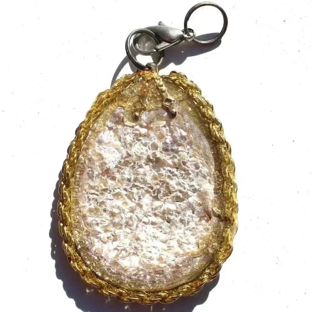 Vtg Mother Of Pearl (Agate Stone Geode Crystal) Necklace Pendant Jewelry